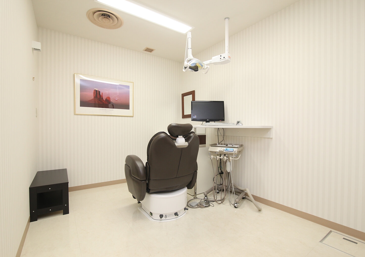LiT_Trust Dental_Treatment Room.JPG