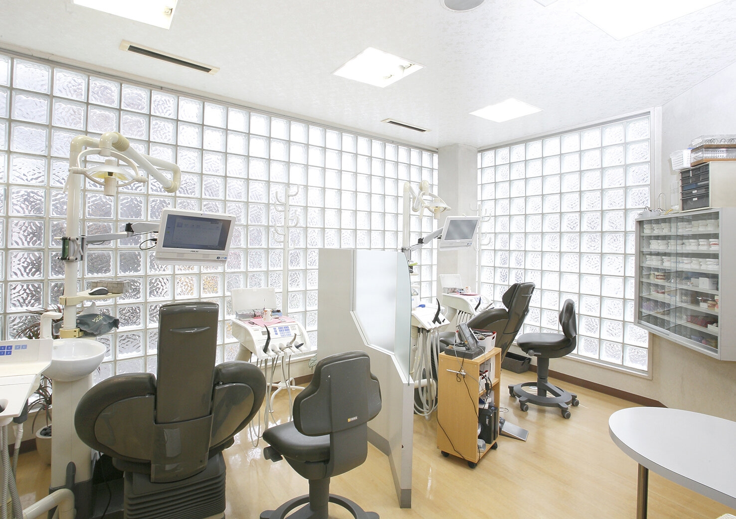 LiT_Yamate_Dental Treatment Room.JPG